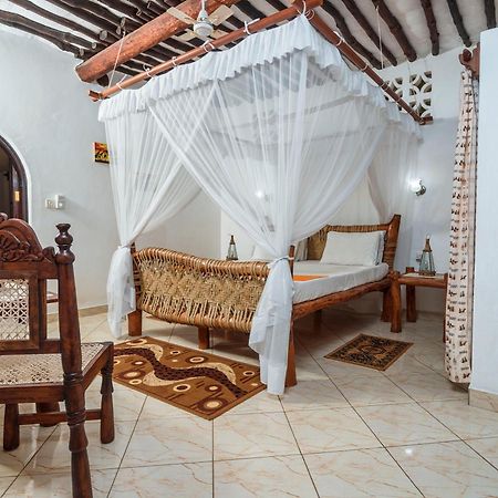 Diani Beach-Villa Kirsch Galu ภายนอก รูปภาพ