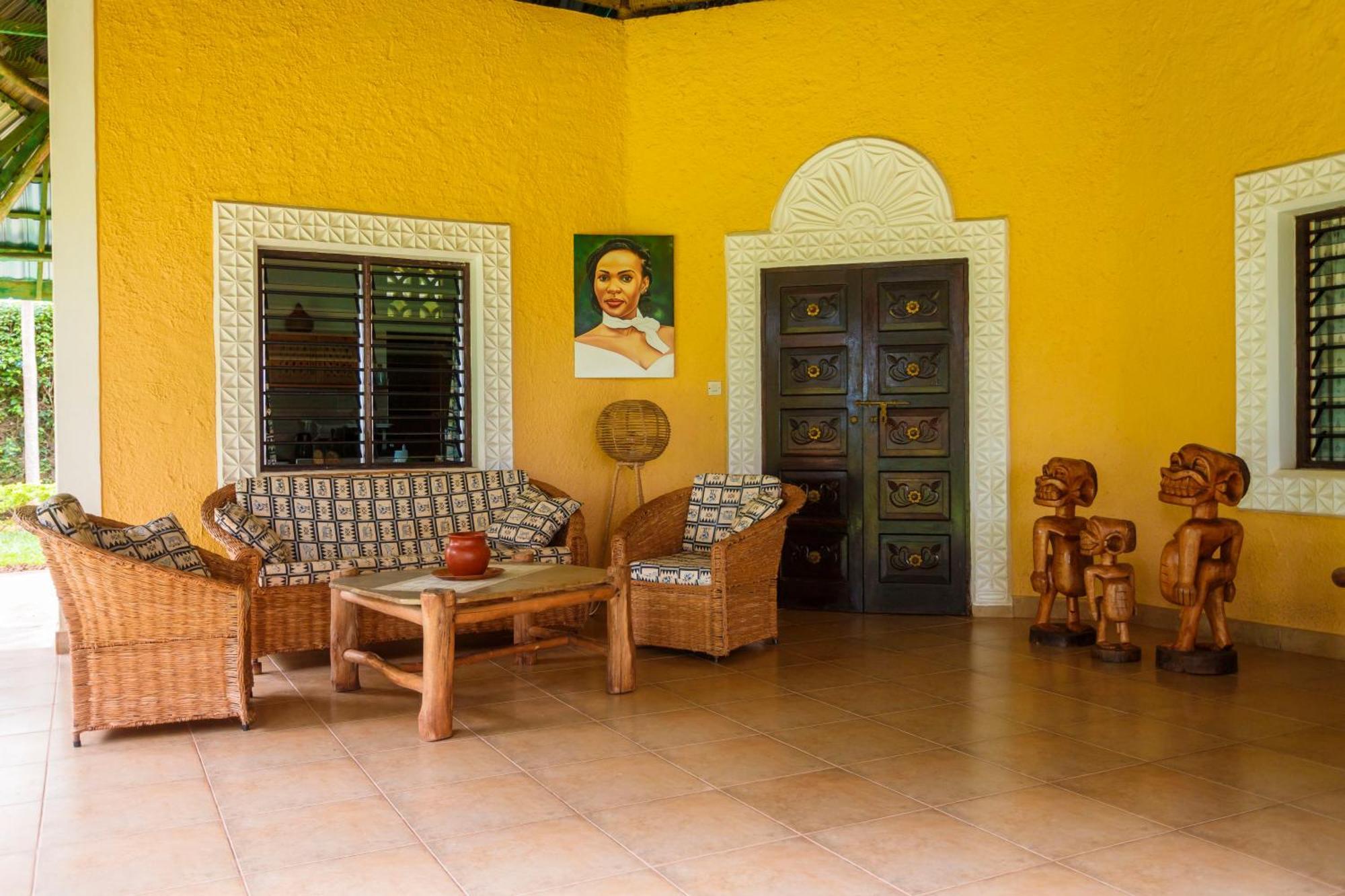 Diani Beach-Villa Kirsch Galu ภายนอก รูปภาพ