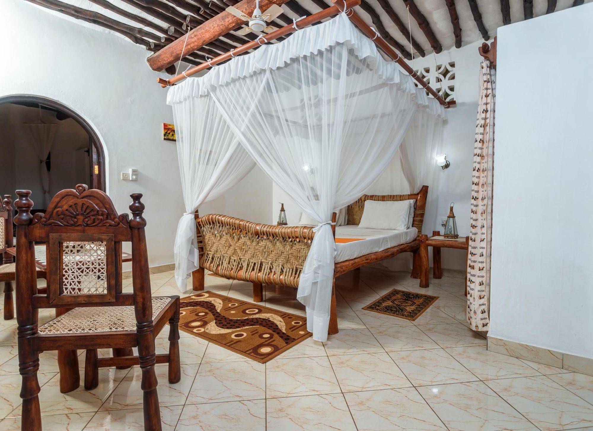 Diani Beach-Villa Kirsch Galu ภายนอก รูปภาพ
