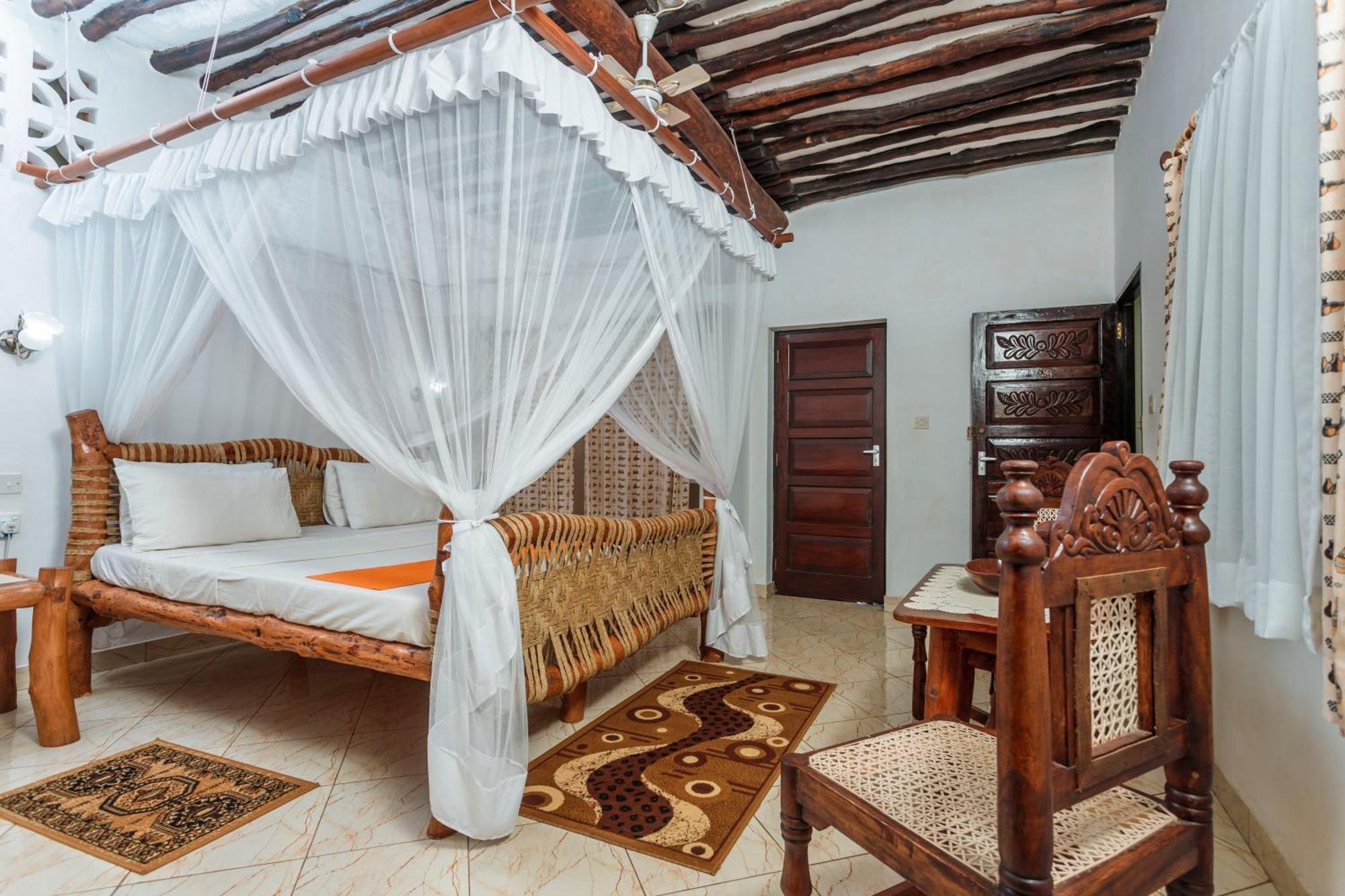 Diani Beach-Villa Kirsch Galu ภายนอก รูปภาพ