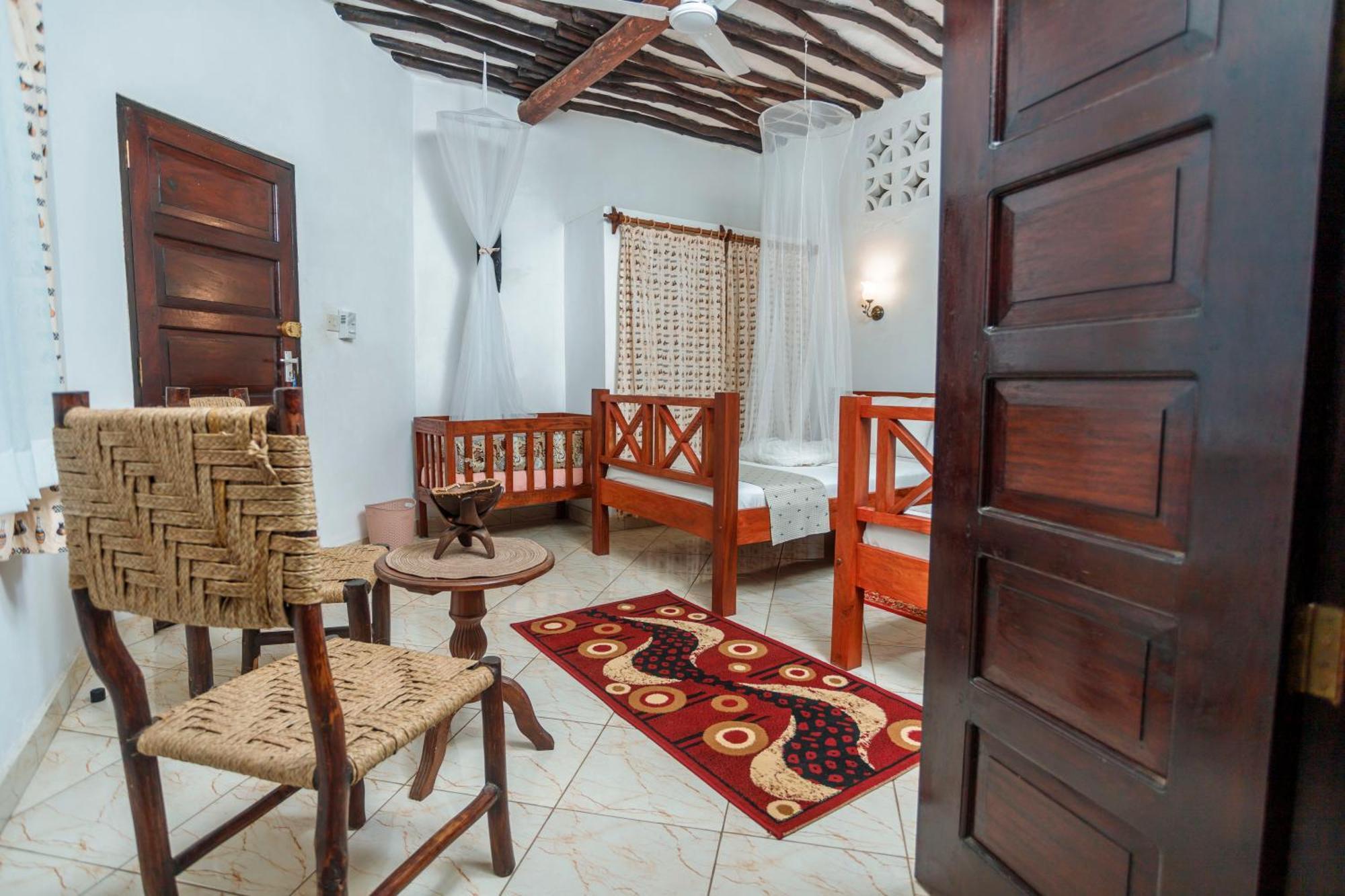 Diani Beach-Villa Kirsch Galu ภายนอก รูปภาพ